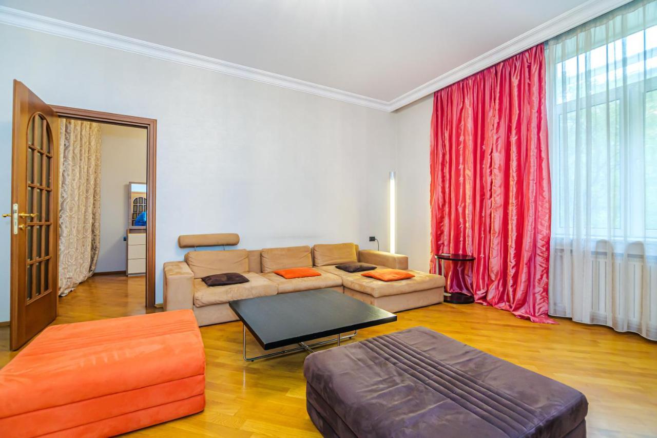 Vip Apartamen Nizami Street Apartment Баку Екстериор снимка