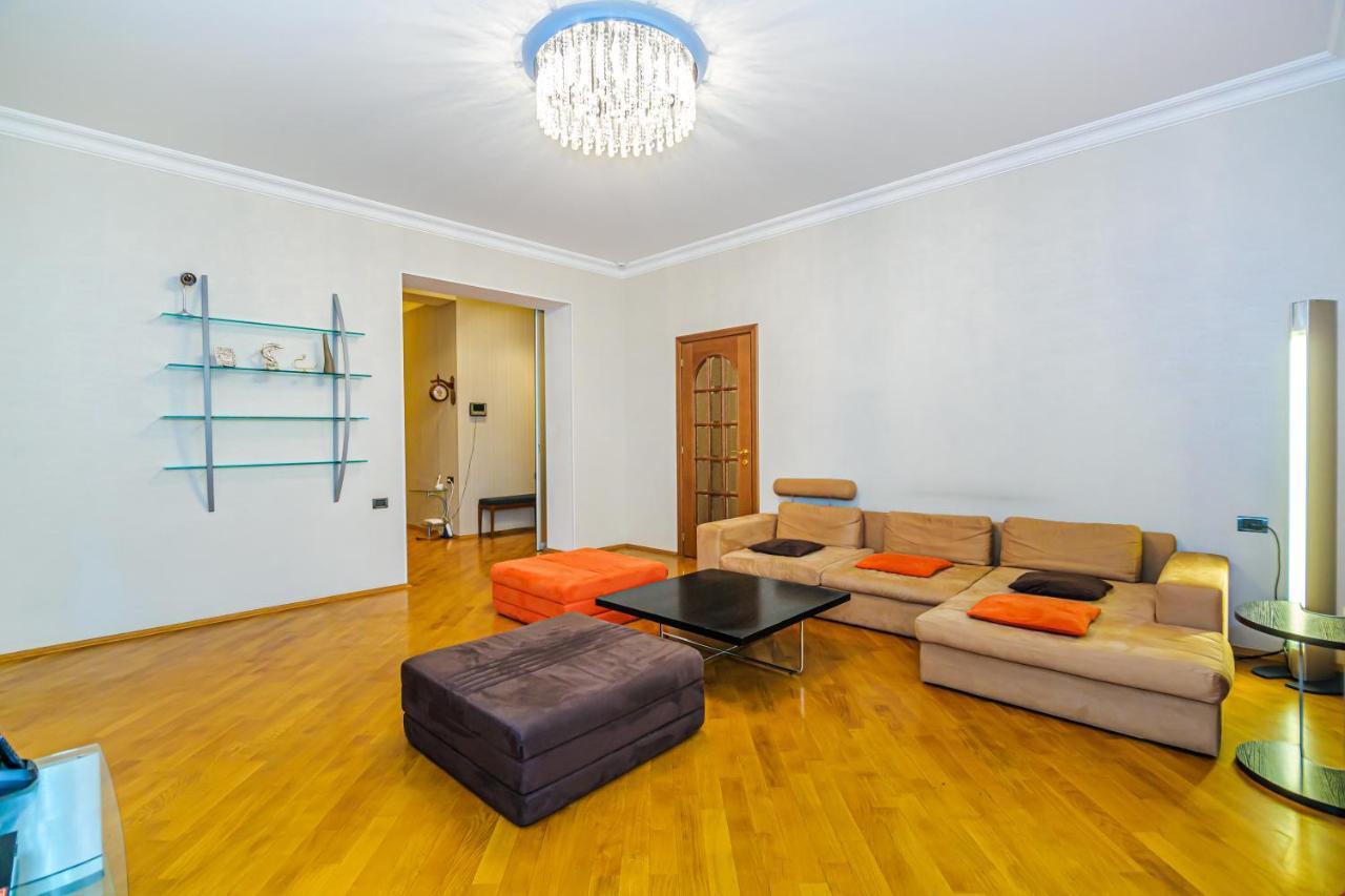 Vip Apartamen Nizami Street Apartment Баку Екстериор снимка