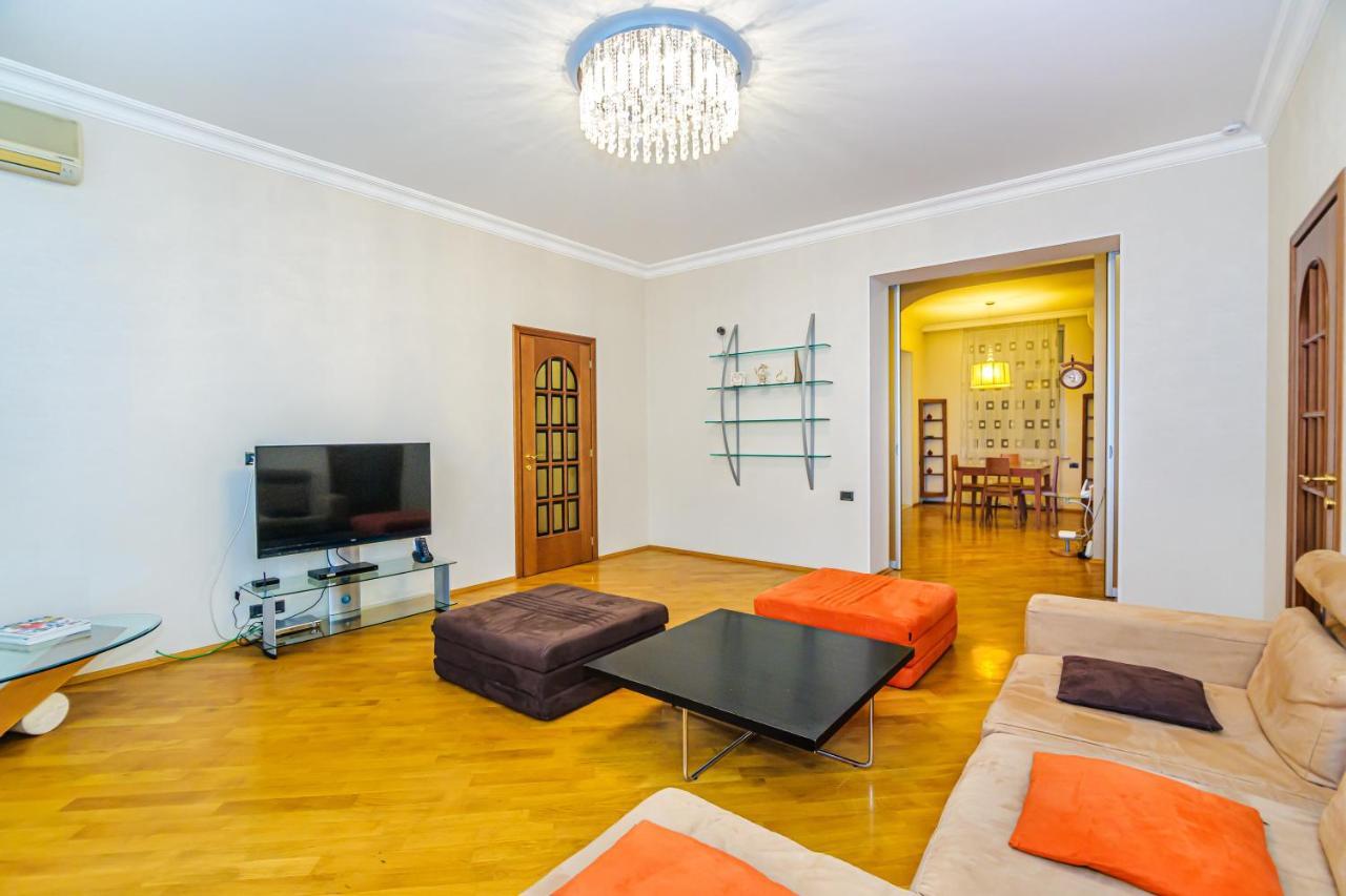 Vip Apartamen Nizami Street Apartment Баку Екстериор снимка