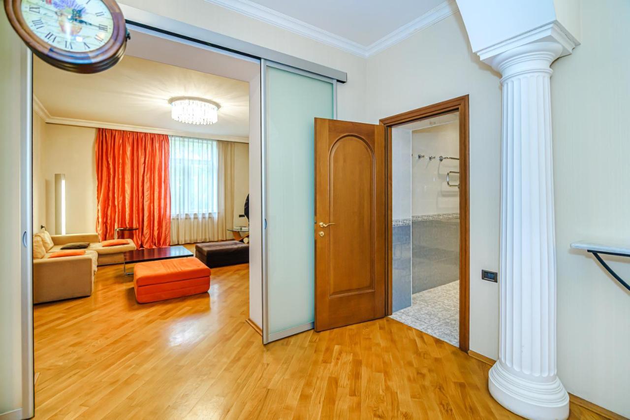 Vip Apartamen Nizami Street Apartment Баку Екстериор снимка