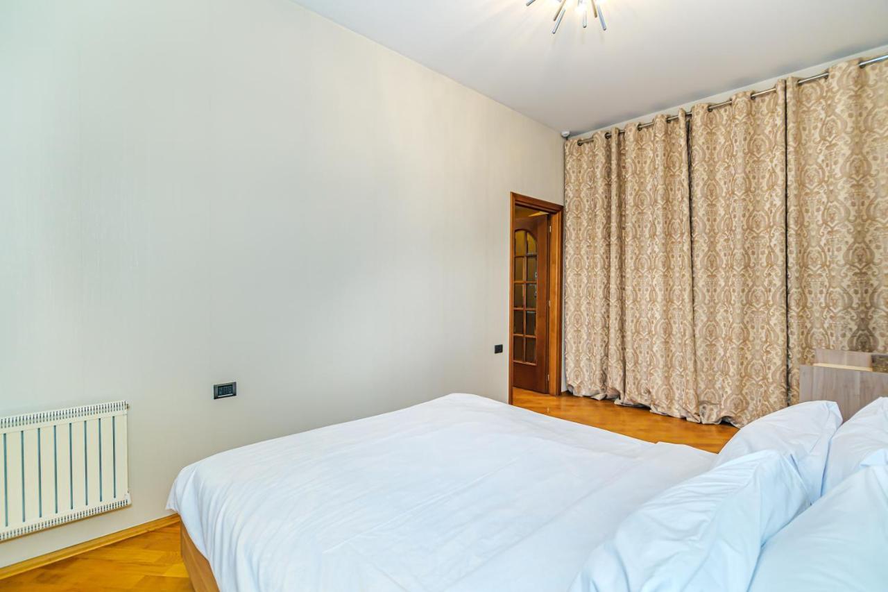 Vip Apartamen Nizami Street Apartment Баку Екстериор снимка