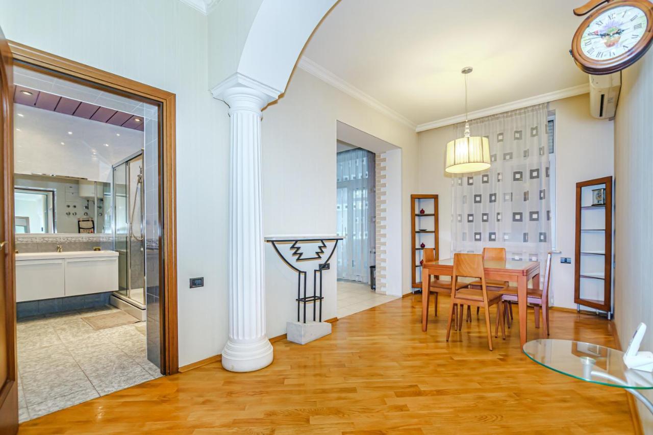 Vip Apartamen Nizami Street Apartment Баку Екстериор снимка