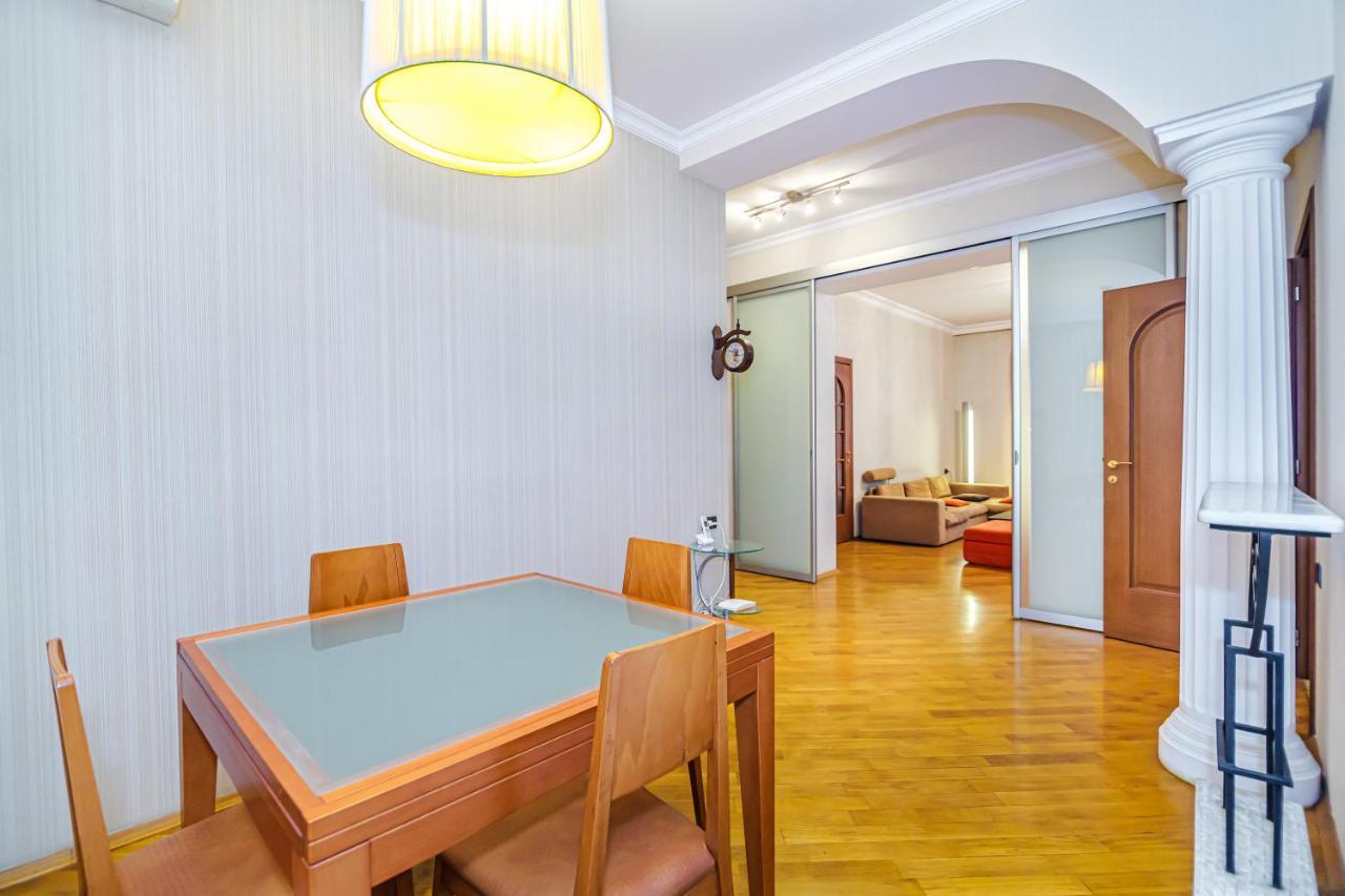 Vip Apartamen Nizami Street Apartment Баку Екстериор снимка