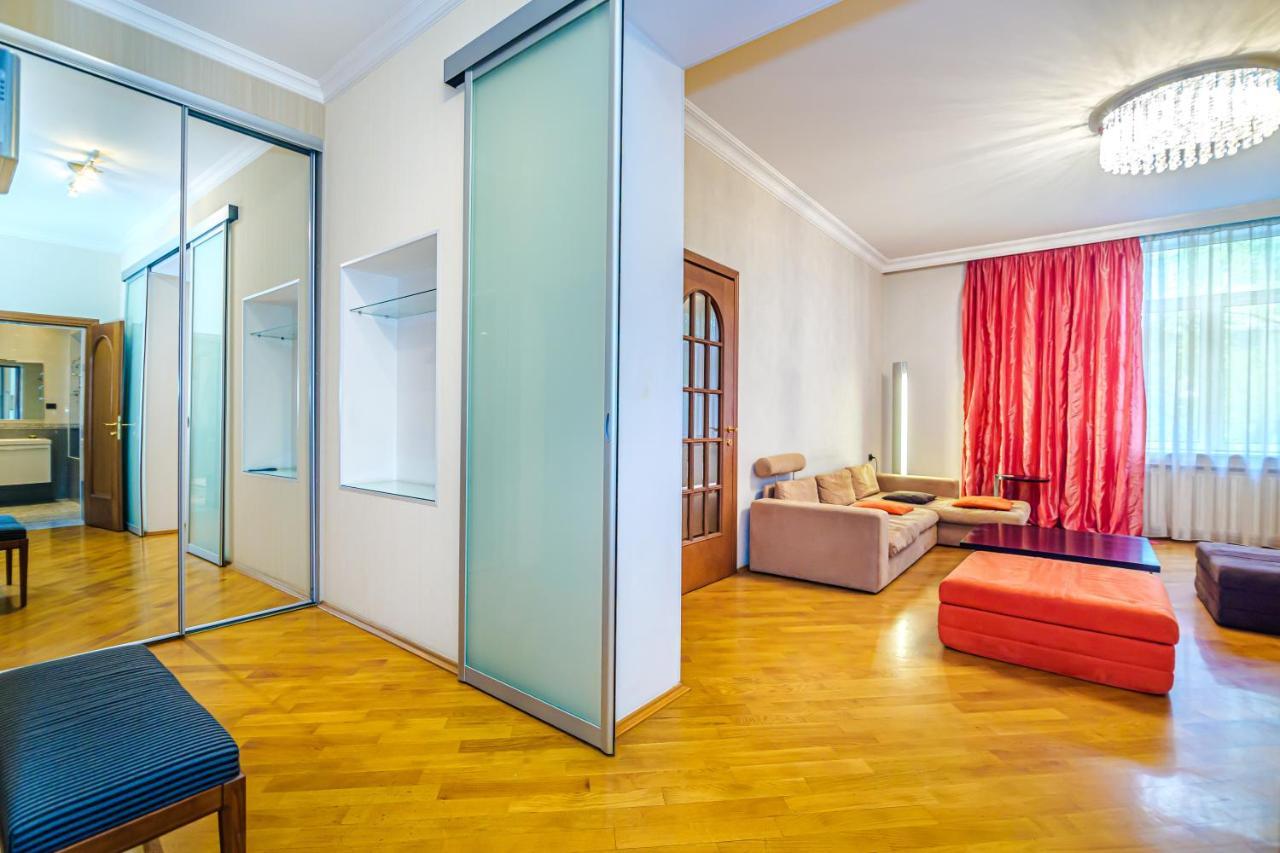 Vip Apartamen Nizami Street Apartment Баку Екстериор снимка