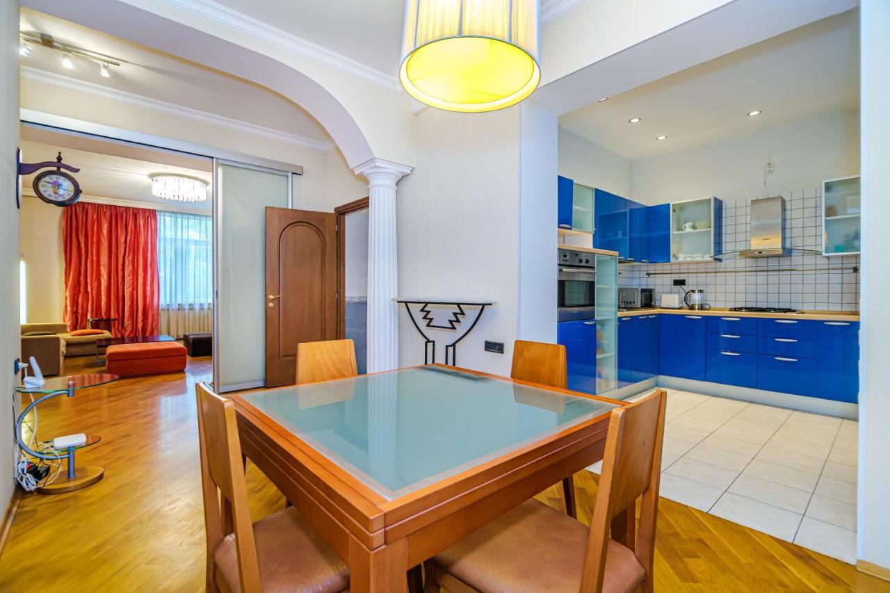 Vip Apartamen Nizami Street Apartment Баку Екстериор снимка