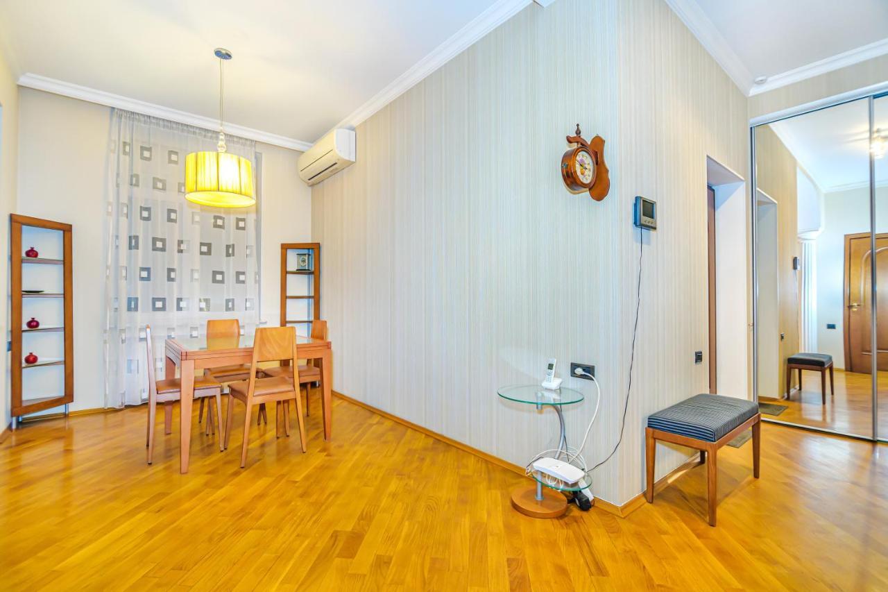 Vip Apartamen Nizami Street Apartment Баку Екстериор снимка