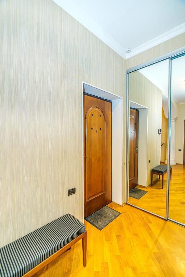 Vip Apartamen Nizami Street Apartment Баку Екстериор снимка